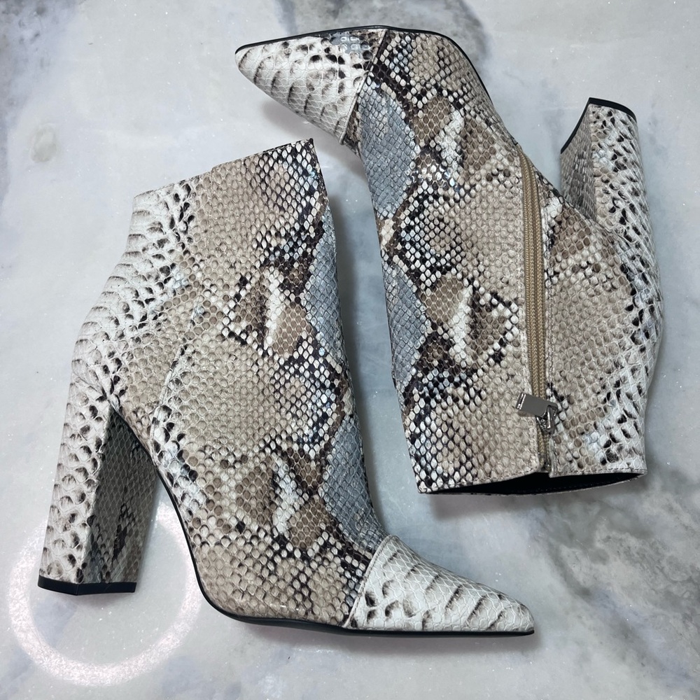 New Snakeskin Patterned Ankle Boots, Qupid size 9